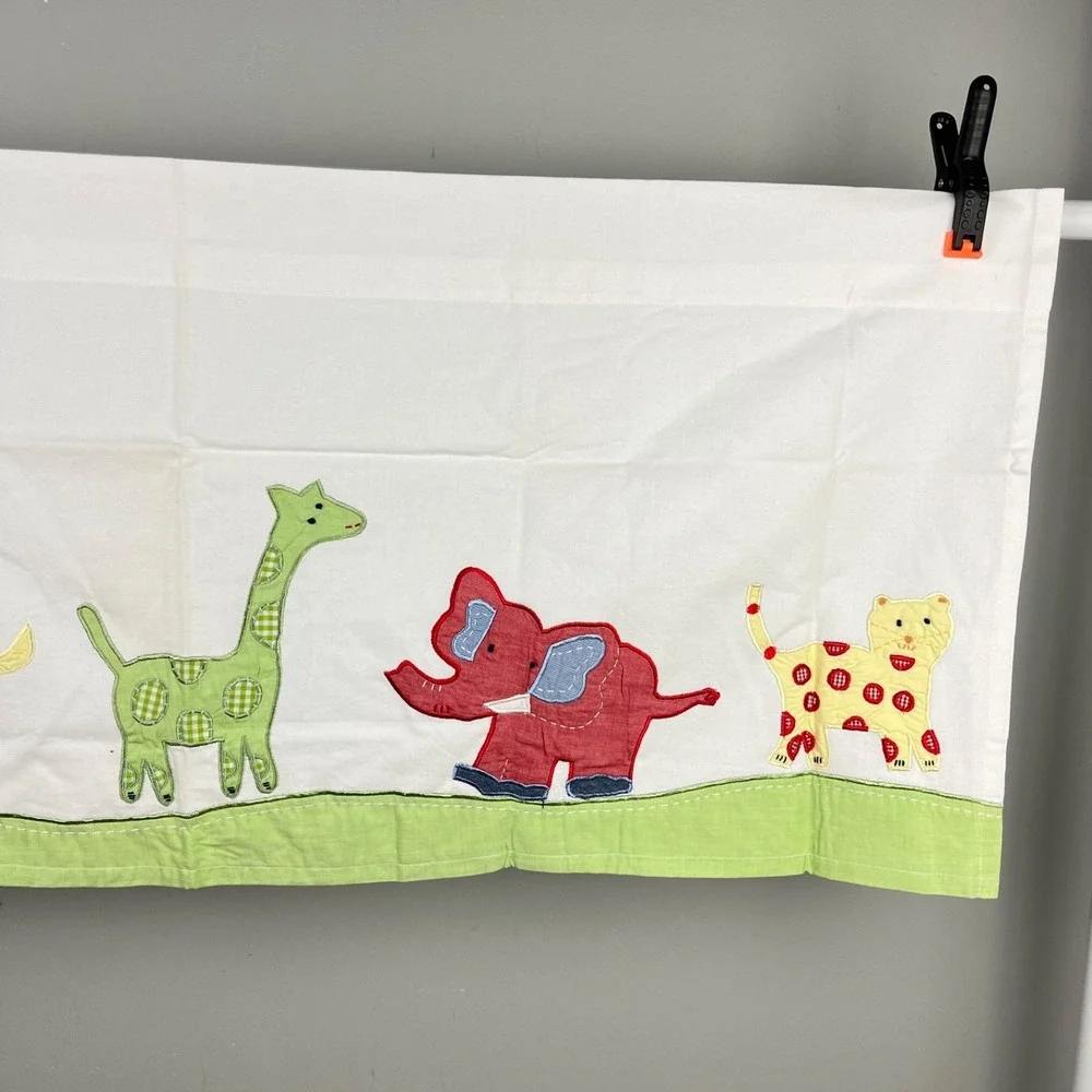 Pottery Barn Kids Safari Animal Crib/Toddler Quilt‎ & 2 Window Valances